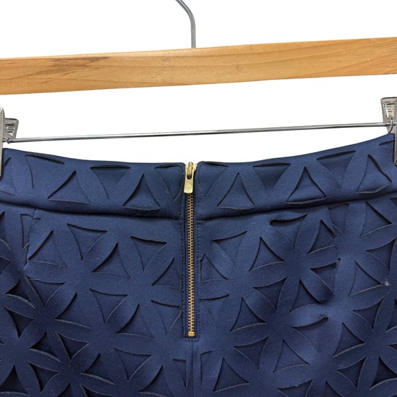 Lilly Pulitzer Navy Geometric Cutout Tailored Shorts Women Size 6 - Picture 8 of 10